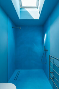 Microcement shower floor with slip-resistant finish
